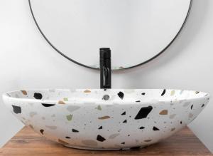 Umywalka Rea Olga nablatowa 63cm Imitacja kamienia 3