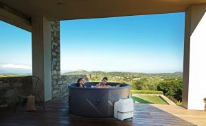 Jacuzzi ogrodowe MSpa 170 cm x 65 cm 5