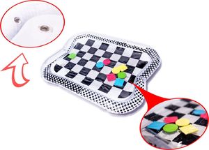 Ikonka Mata wodna nadmuchiwana kontrastowa czarno-biała szachownica 65cm x 50cm 3