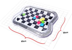 Ikonka Mata wodna nadmuchiwana kontrastowa czarno-biała szachownica 65cm x 50cm 4