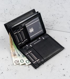 Ronaldo Pionowy portfel męski ze skóry naturalnej zdobiony tłoczonym logo Ronaldo Nie dotyczy 7