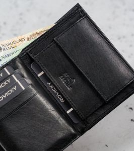 Ronaldo Pionowy portfel męski ze skóry naturalnej zdobiony tłoczonym logo Ronaldo Nie dotyczy 10