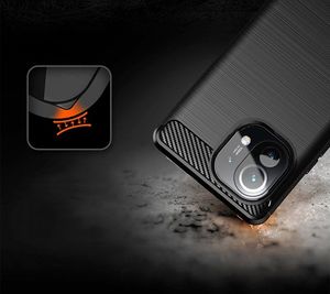 Hurtel Carbon Case elastyczne etui pokrowiec Xiaomi Mi 11 czarny 7