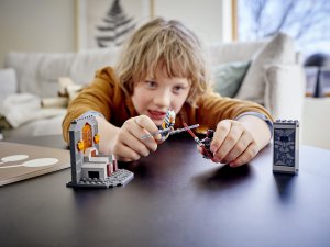 LEGO Star Wars Starcie na Mandalore (75310) 4