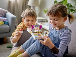 LEGO Disney Książka z przygodami Arielki, Belli, Kopciuszka i Tiany (43193) 3