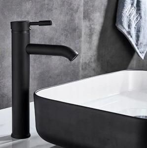 Bateria umywalkowa Rea Graf stojąca czarny (REA-B8665) 8