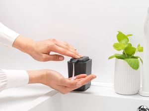 Dozownik do mydła Brabantia SinkSide, ciemnoszary (302503) 3