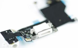 Renov8 Lightning charging port for iPhone 5s - White 2