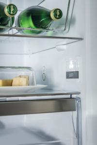 Lodówka Whirlpool WB70E 973 X 5