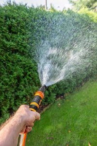 Neo Zestaw 3/4" ze zraszaczem prostym, złaczkami i przyłaczem do kranu 15-711 6