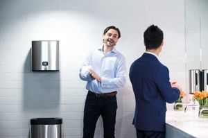 Tork Tork Matic - Dozownik Image z sensorem do ręczników w roli - Srebrny 12