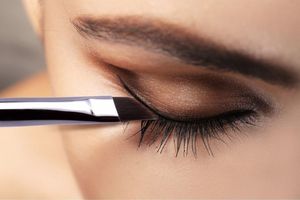 Eigshow Beauty  E835 Angled Eyeliner skośny pędzel do brwi i kresek 12