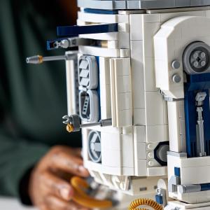 LEGO Star Wars R2-D2 (75308) 3