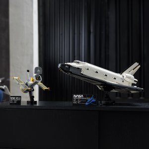 LEGO Icons Creator Expert Wahadłowiec Discovery NASA (10283) 7