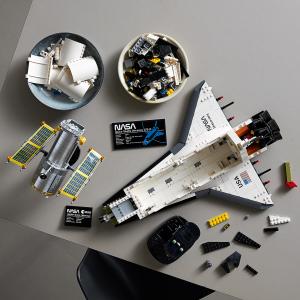 LEGO Icons Creator Expert Wahadłowiec Discovery NASA (10283) 2