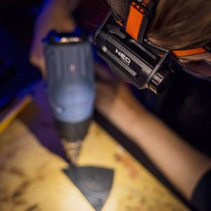 Latarka czołowa Neo 99-028 6