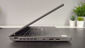 Laptop Lenovo ThinkPad X270 i7 8BGB RAM 240GB SSD Intel FHD Windows 10 Pro 5