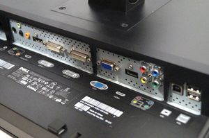 Monitor Dell Monitor Dell UltraSharp U2711 27" H-IPS 2560x1440 HDMI Czarny Bez Podstawki Klasa A- 4