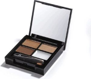 Makeup Revolution Cienie do brwi Focus&Fix Brow Kit Medium-Dark 5.8g 1