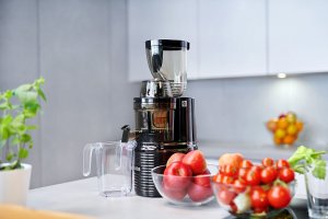 Wyciskarka wolnoobrotowa 4Swiss BM202 x JJ czarna Smart blender NB102 x JJ 2