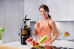 Wyciskarka wolnoobrotowa 4Swiss BM202 x JJ czarna Smart blender NB102 x JJ 3