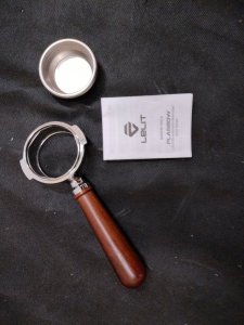 Lelit Lelit - PLA580W Portafiltr 58mm bez wylewek z drewnianą rączką 8