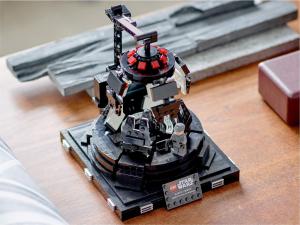 LEGO Star Wars Komnata medytacyjna Vadera (75296) 5