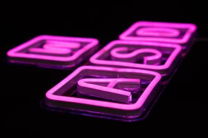 PREYON Neon ścienny WASD Purple Eye Bait (PBEB12GO) + Neon ścienny GAME ON Blue Eye Bait (PPEB28WD) 2