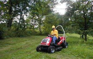 Traktor ogrodowy Oleo-Mac Apache 92 Evo 4x4 Emak 13