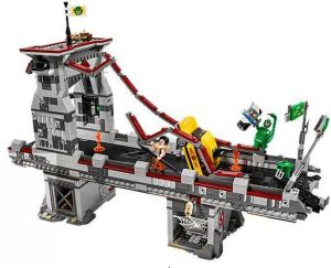 LEGO Marvel Super Heroes Spiderman: Pajęczy Wojownik (76057) 3
