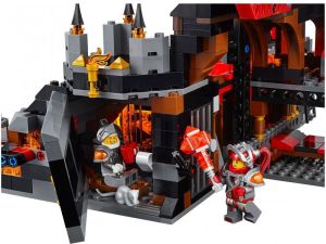 LEGO Nexo Knights Wulkaniczna kryjówka Jestro (70323) 4
