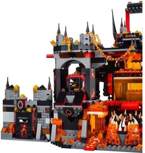 LEGO Nexo Knights Wulkaniczna kryjówka Jestro (70323) 6