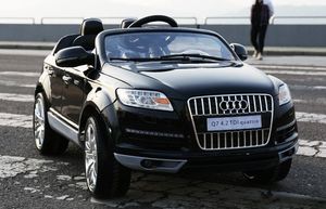Super-Toys DWUOSOBOWE AUDI Q7 NA LICENCJI 2x35W AUTO NA AKUMULATOR 1
