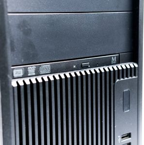 Komputer HP WorkStation Z240 TW Intel Core i7-6700 8 GB 1 TB HDD Windows 10 Pro 4