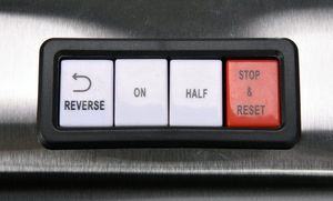 Maszynka do mielenia mięsa Yato MASZYNKA DO MIELENIA MIĘSA 1200W 4W1 universal 7