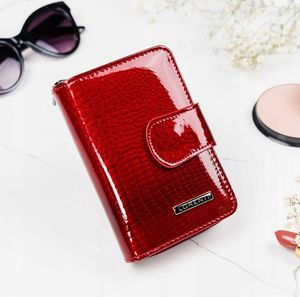 Lorenti Kup Przydasie LORENTI Pionowy, zapinany portfel damski z lakierowanej skóry naturalnej  Lorenti 2