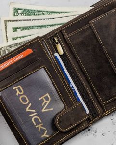 Always Wild Pionowy, zapinany portfel męski z zewnętrzną kieszonką na kartę Always Wild Nie dotyczy 11