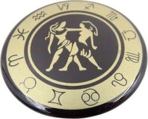 Giftdeco Bliźnięta - znak zodiaku - magnes. Śr. 6cm; metal emaliowany 2