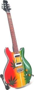 Giftdeco Mini gitara Bob Marley z drewna mahoniowego 1