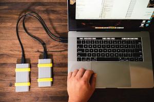 Dysk zewnętrzny SSD Sony SL-M2 2TB Srebrny (SLM2.SYM) 3