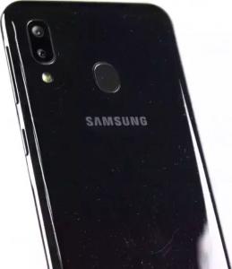 Smartfon Samsung Galaxy A20e 3/32GB Dual SIM Czarny Klasa A- 2