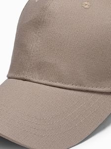 Ombre Czapka męska z daszkiem H086 - popielata 3