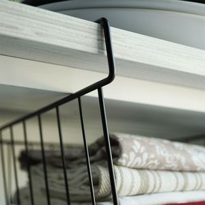 Vilde Kosz koszyk podwieszany pod półkę organizer czarny metalowy loft 27,5 cm 5