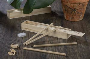 Piórnik Kemer Piórnik z kredkami 12 szt. KRASI 4