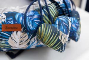 Sensillo KOKON VELVET 80x45 PAPUGI NIEBIESKI /8779 6