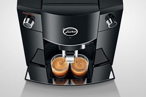 Ekspres ciśnieniowy Jura Ekspres do kawy JURA D6 Piano Black + pojemnik na mleko JURA 8