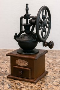 Młynek do kawy De Gusto Ręczny tradycyjny - do mielenia kawy, przypraw Costa Rica Retro 3