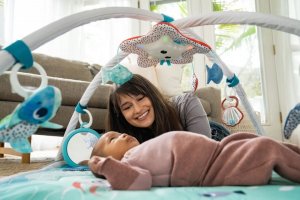 Tiny Love Mata edukacyjna z pałąkami i karuzelą - Skarby Oceanu 2w1 5