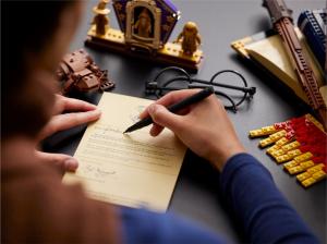 LEGO Harry Potter Ikony Hogwartu - edycja kolekcjonerska (76391) 4