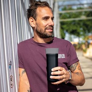 Butelka z nakrętką czarna 700 ml 2